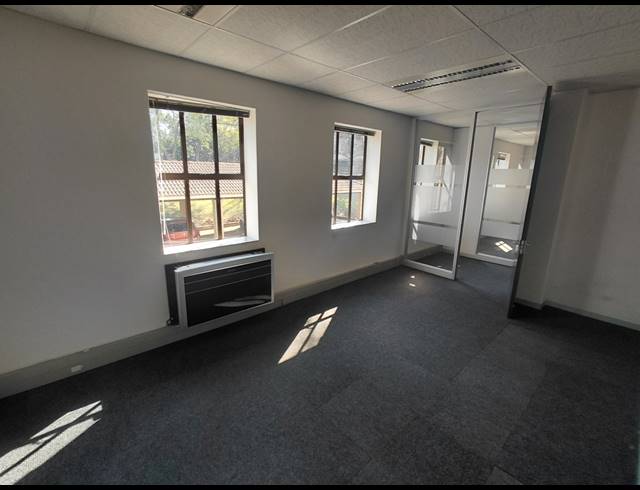 470M² OFFICE TO LET IN BRYANSTON